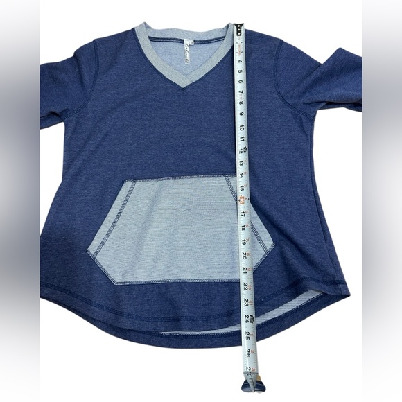 Lulu-B Blue & White 3/4 Sleeve Top size women’s Medium - Picture 7 of 7